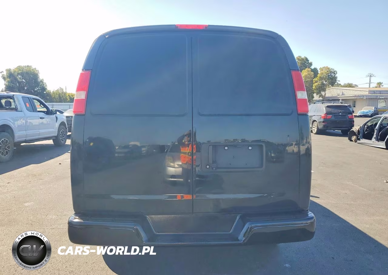 2018 Chevrolet Express 2500 Cargo Delivery Van VIN:1GCWGAFP3J1336429 - 6