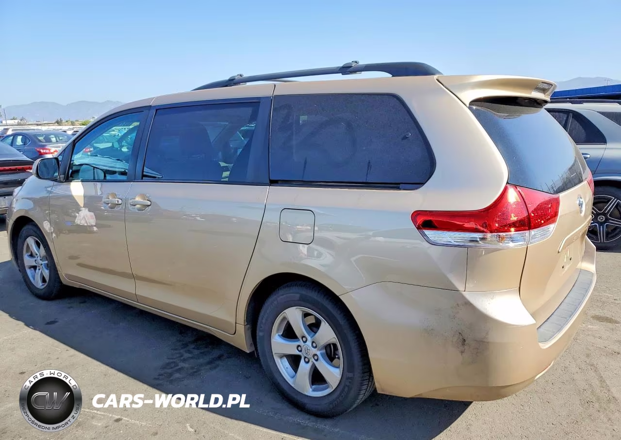2013 Toyota Sienna Le VIN:5TDKK3DC2DS292875 - 2