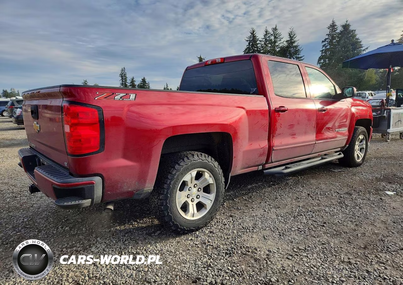 2018 Chevrolet Silverado K1500 Lt VIN:3GCUKREC2JG172739 - 3