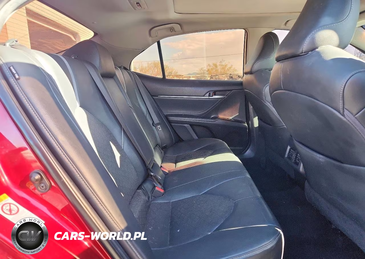 2018 Toyota Camry Xse VIN:4T1B61HK4JU566879 - 10