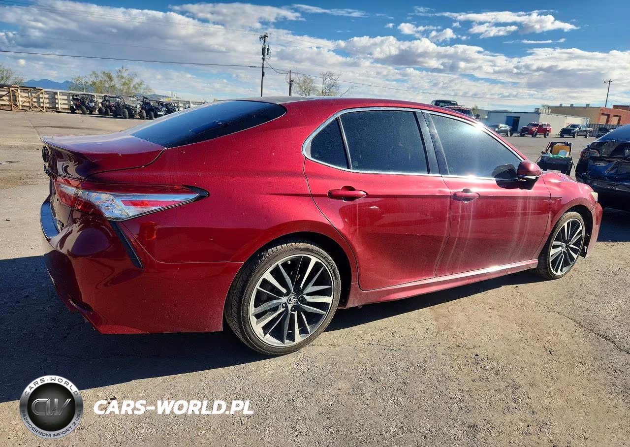 2018 Toyota Camry Xse VIN:4T1B61HK4JU566879 - 3