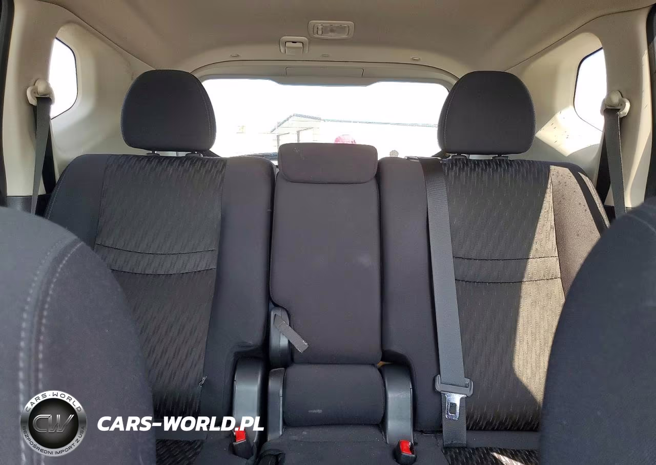 2019 Nissan Rogue S VIN:5N1AT2MT9KC768326 - 10