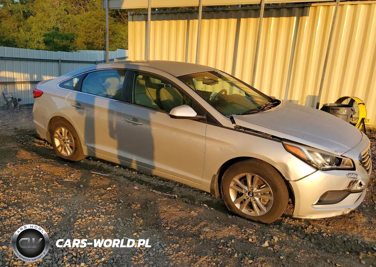 2016 Hyundai Sonata Se VIN:5NPE24AF8GH304667 - 4