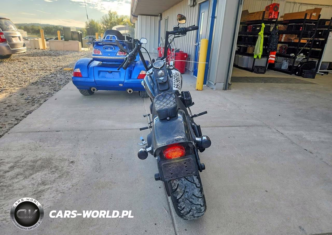 2008 Harley-Davidson Fxstb VIN:1HD1JA5118Y017586 - 4