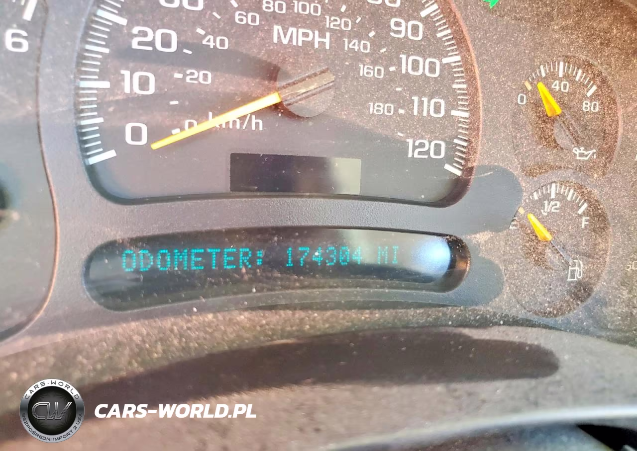 2004 Chevrolet Suburban C1500 VIN:1GNEC16T24J257981 - 9