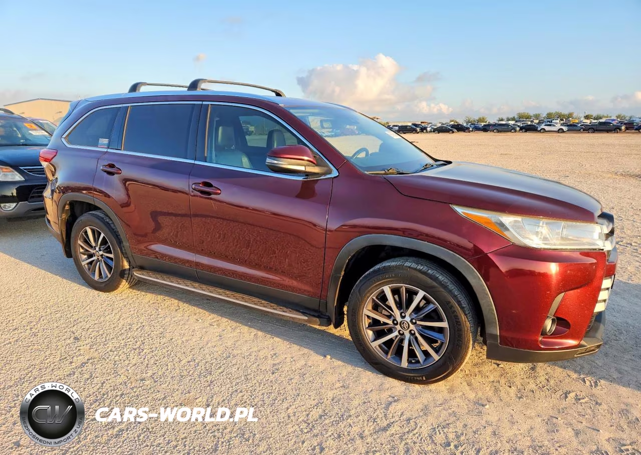 2019 Toyota Highlander Xle VIN:5TDKZRFH6KS298439 - 4
