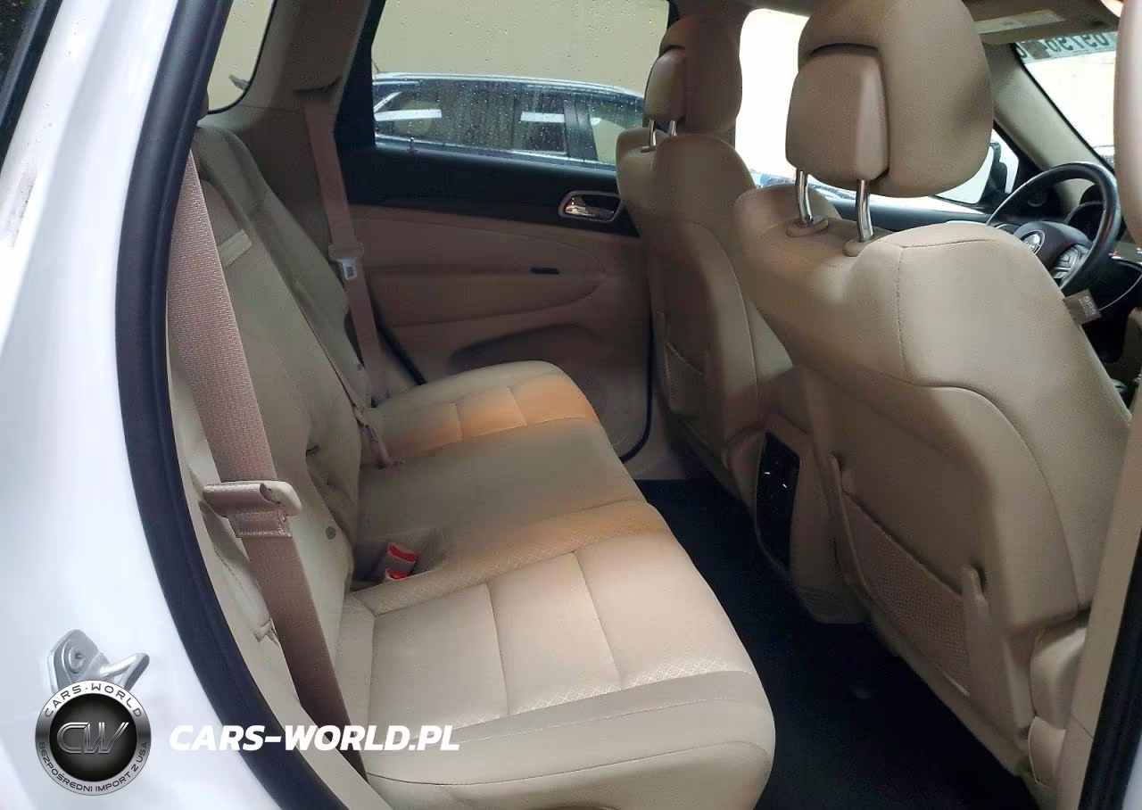 2018 Jeep Grand Cherokee Laredo VIN:1C4RJFAG0JC231015 - 11