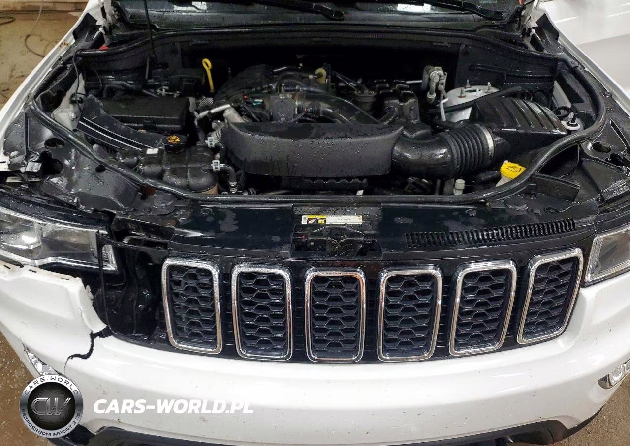 2018 Jeep Grand Cherokee Laredo VIN:1C4RJFAG0JC231015 - 12