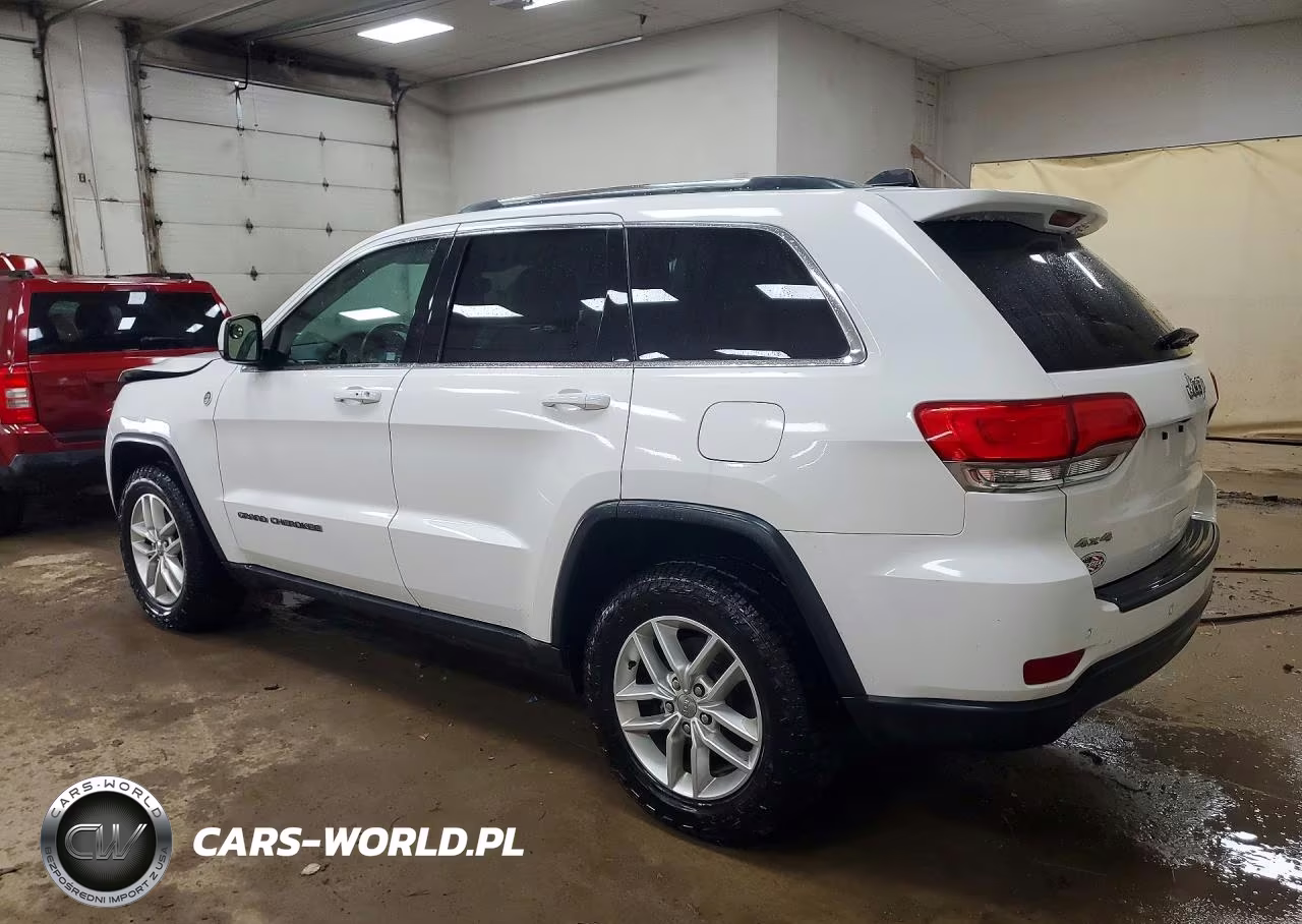 2018 Jeep Grand Cherokee Laredo VIN:1C4RJFAG0JC231015 - 2