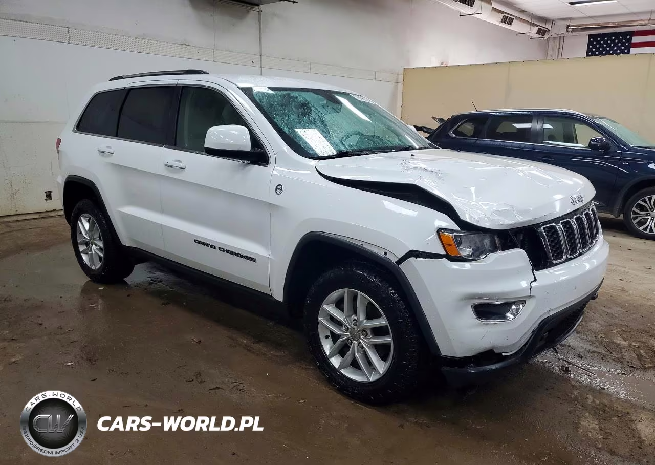 2018 Jeep Grand Cherokee Laredo VIN:1C4RJFAG0JC231015 - 4