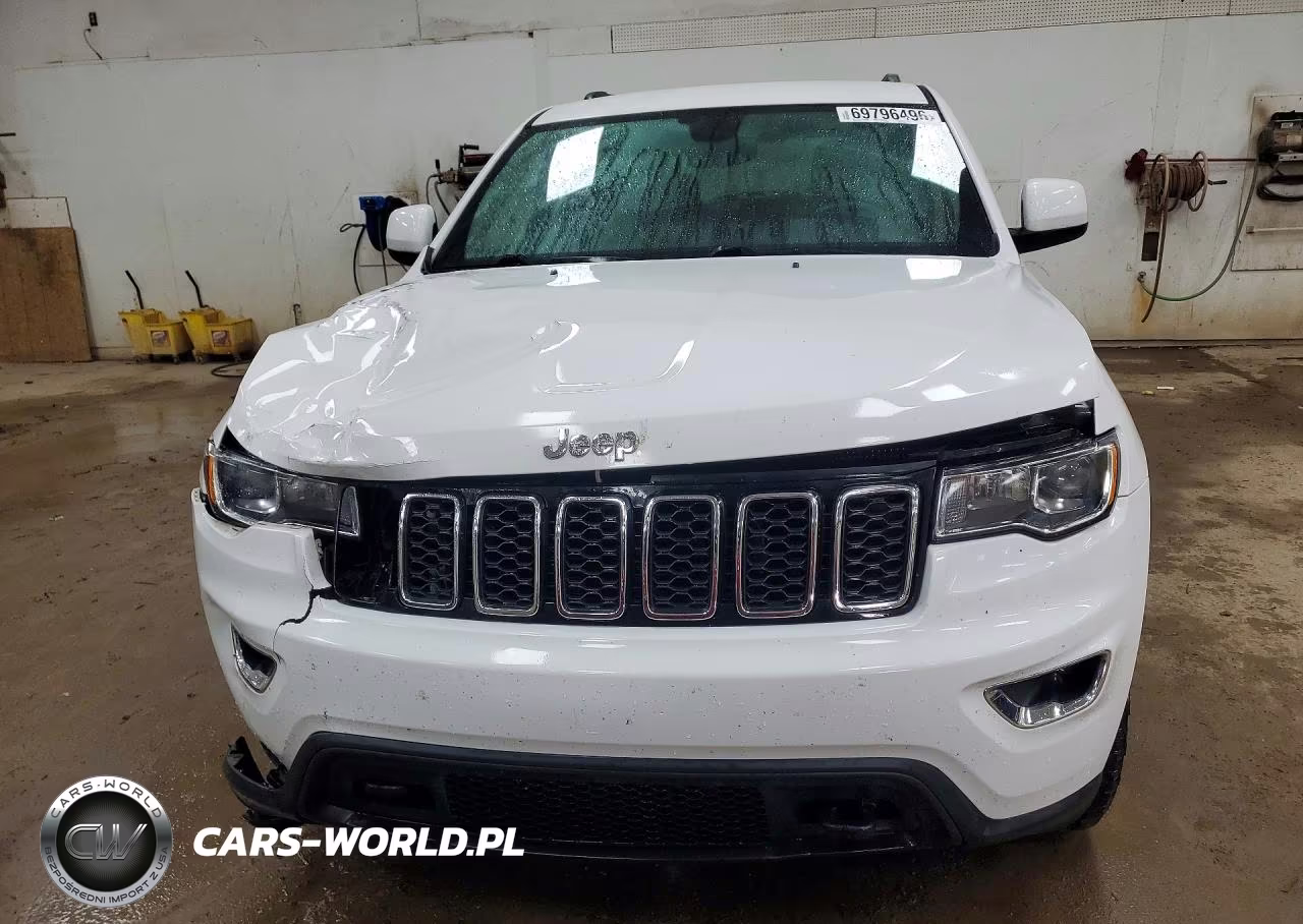 2018 Jeep Grand Cherokee Laredo VIN:1C4RJFAG0JC231015 - 5