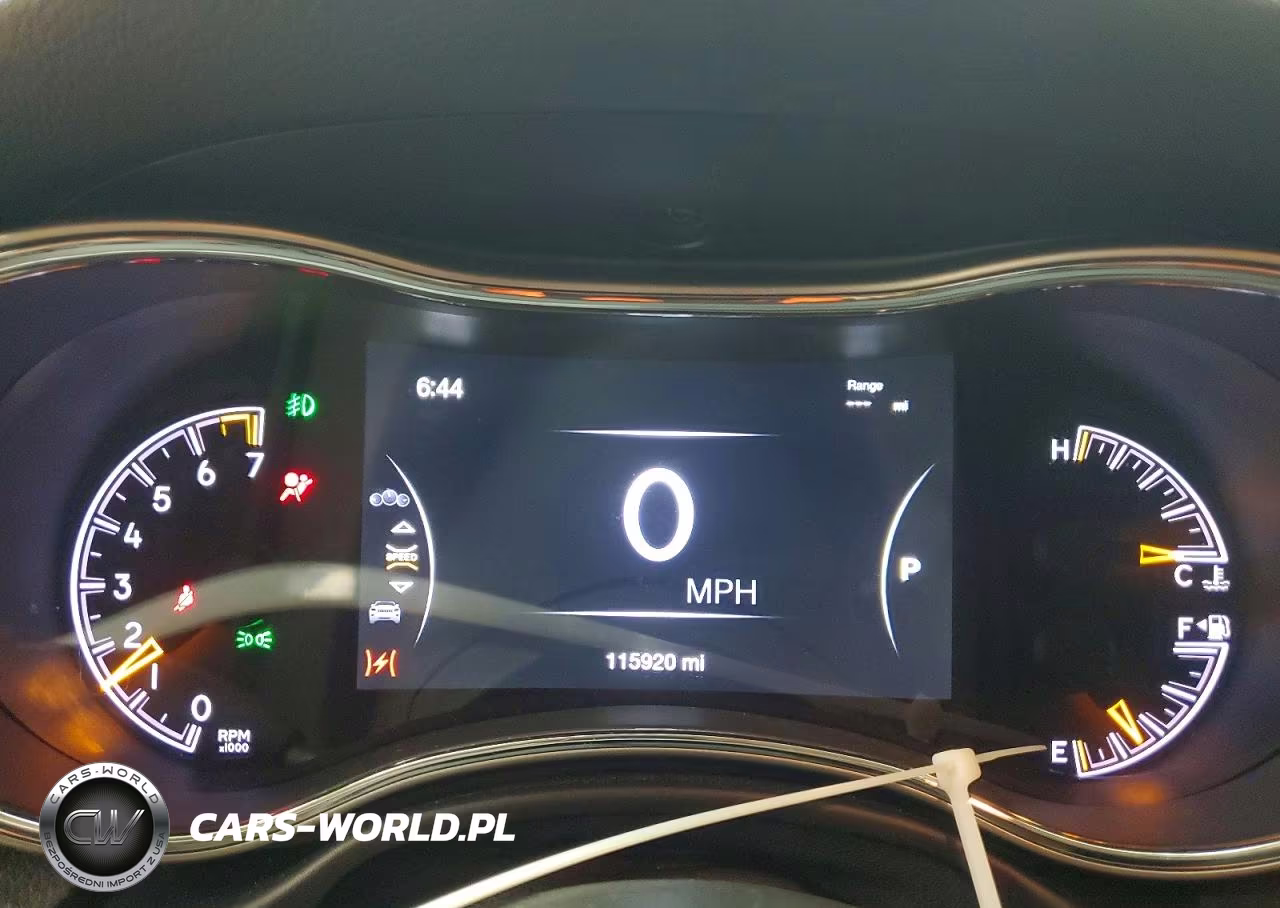 2018 Jeep Grand Cherokee Laredo VIN:1C4RJFAG0JC231015 - 9