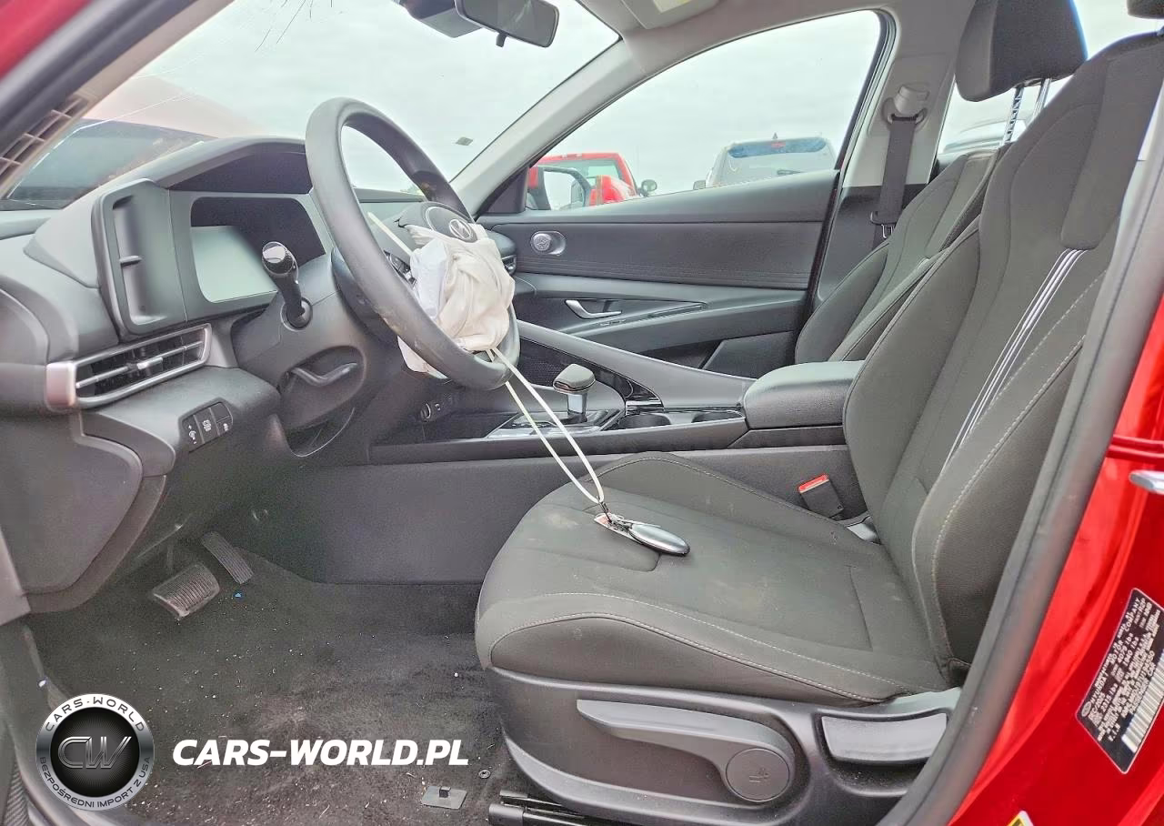 2026 Hyundai Elantra Hybrid Blue VIN:KMHLM4DJ9TU194550 - 7