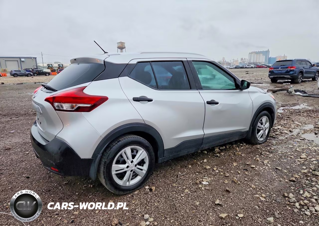 2018 Nissan Kicks S VIN:3N1CP5CU2JL497502 - 3
