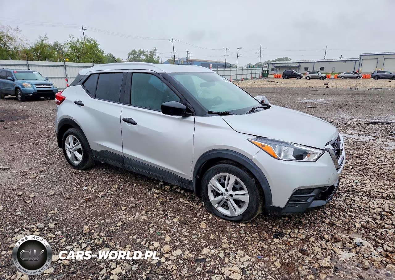 2018 Nissan Kicks S VIN:3N1CP5CU2JL497502 - 4