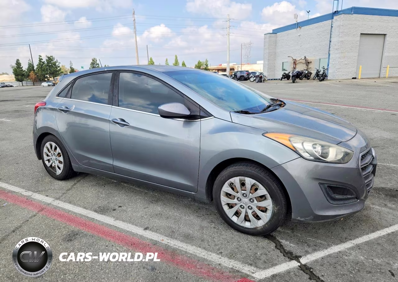 2017 Hyundai Elantra Gt Base VIN:KMHD35LHXHU360979 - 4