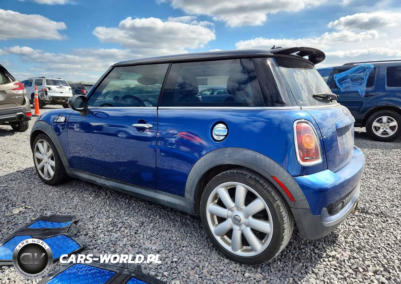 2008 Mini Cooper S VIN:WMWMF735X8TV32900 - 2