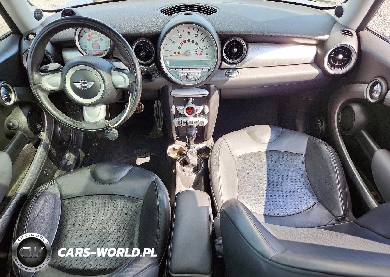 2008 Mini Cooper S VIN:WMWMF735X8TV32900 - 8