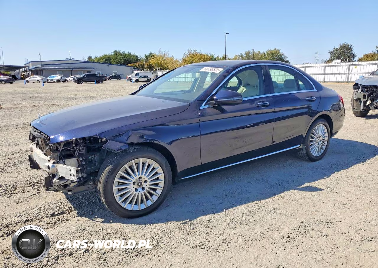 2017 Mercedes-Benz C 300 – zdjęcie 1 z 13