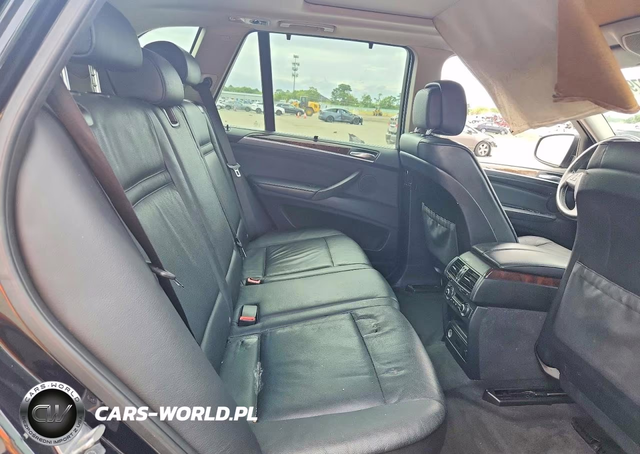 2013 BMW X5 xDrive50I VIN:5UXZV8C51D0C16784 - 11