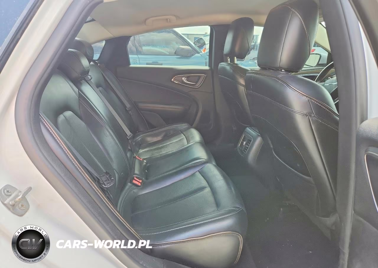 2015 Chrysler 200 C VIN:1C3CCCCGXFN509530 - 10