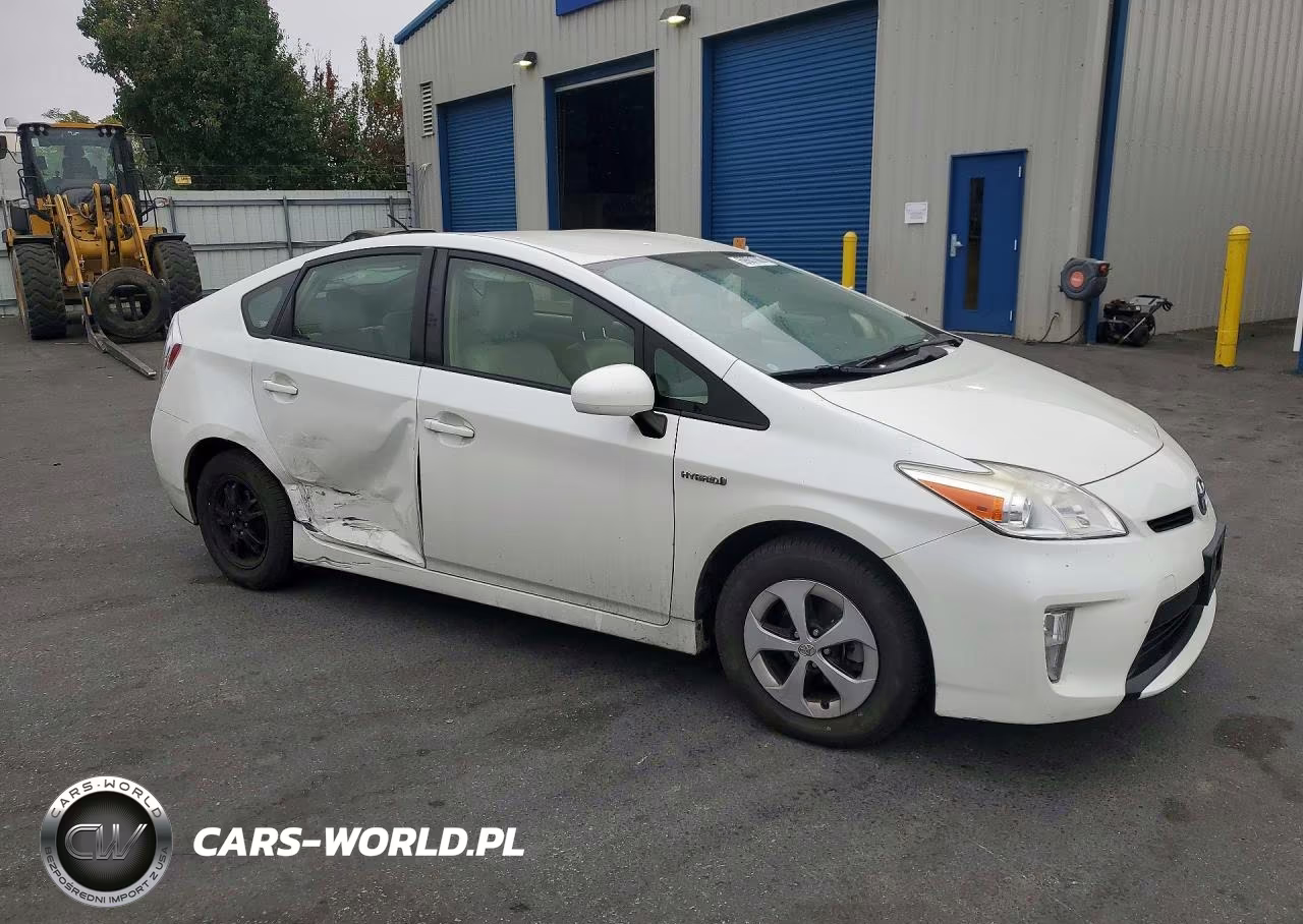 2013 Toyota Prius Two VIN:JTDKN3DU2D1686728 - 4