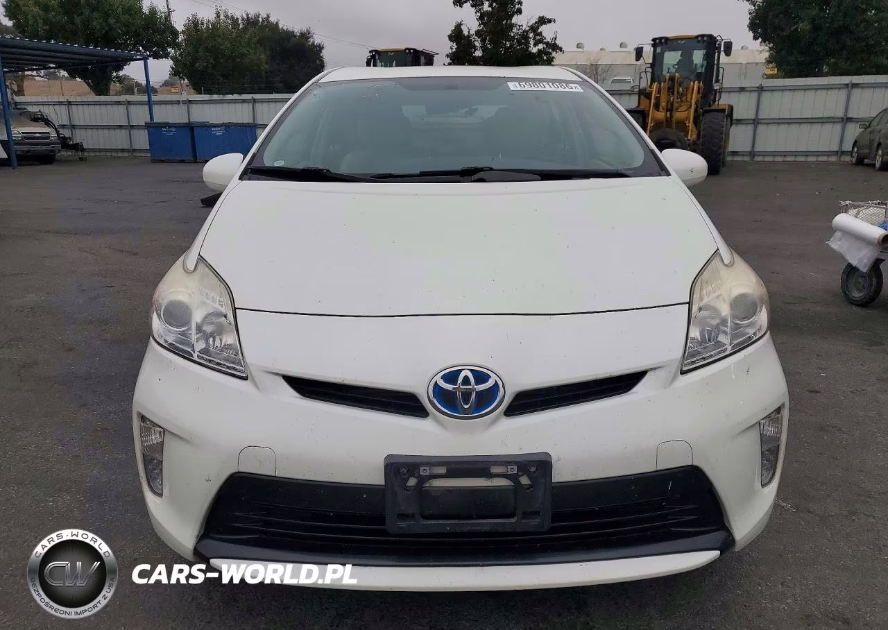 2013 Toyota Prius Two VIN:JTDKN3DU2D1686728 - 5