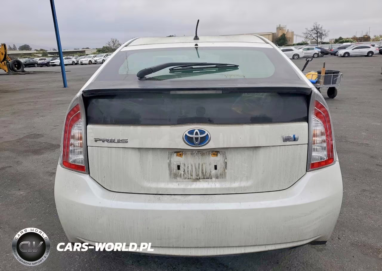 2013 Toyota Prius Two VIN:JTDKN3DU2D1686728 - 6