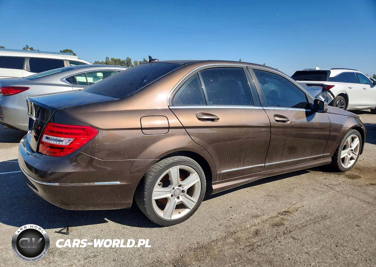 2013 Mercedes-Benz C 250 VIN:WDDGF4HB5DA789732 - 3