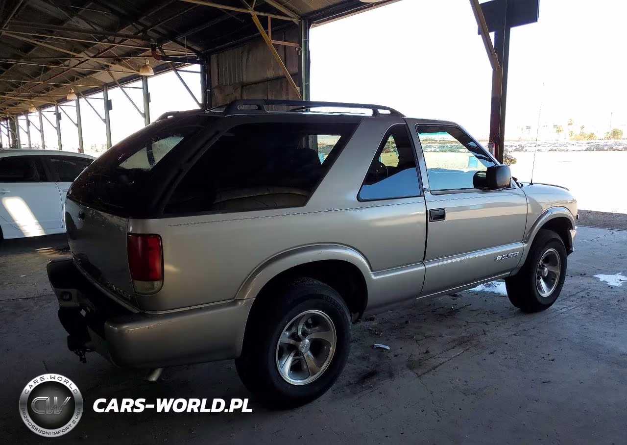 2003 Chevrolet Blazer VIN:1GNCS18X03K174648 - 3