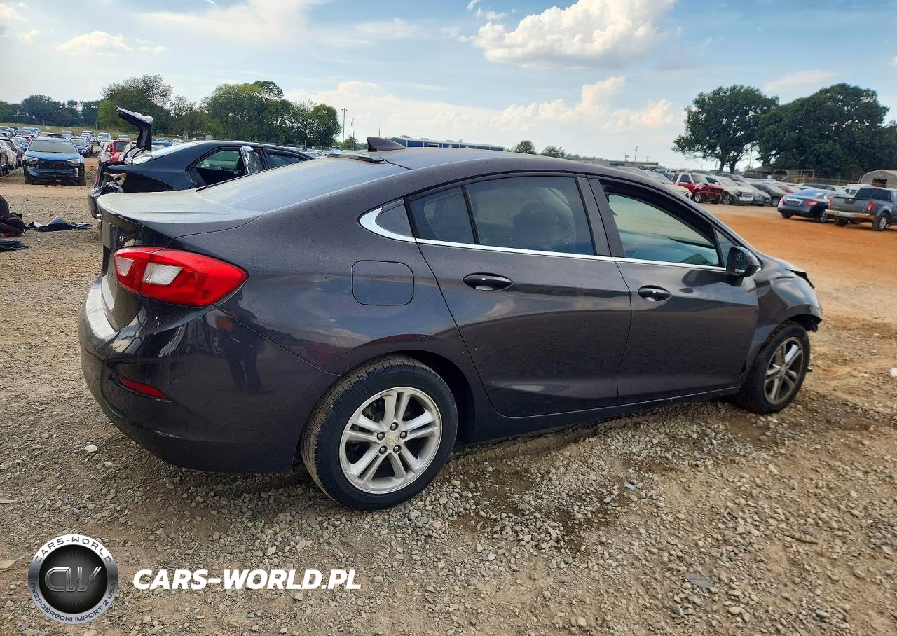 2017 Chevrolet Cruze Lt VIN:1G1BE5SM5H7144047 - 3