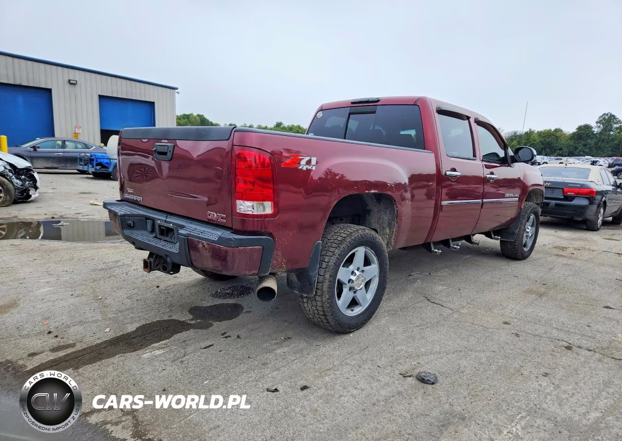 2013 GMC Sierra K2500 Denali VIN:1GT125EG8DF115983 - 3