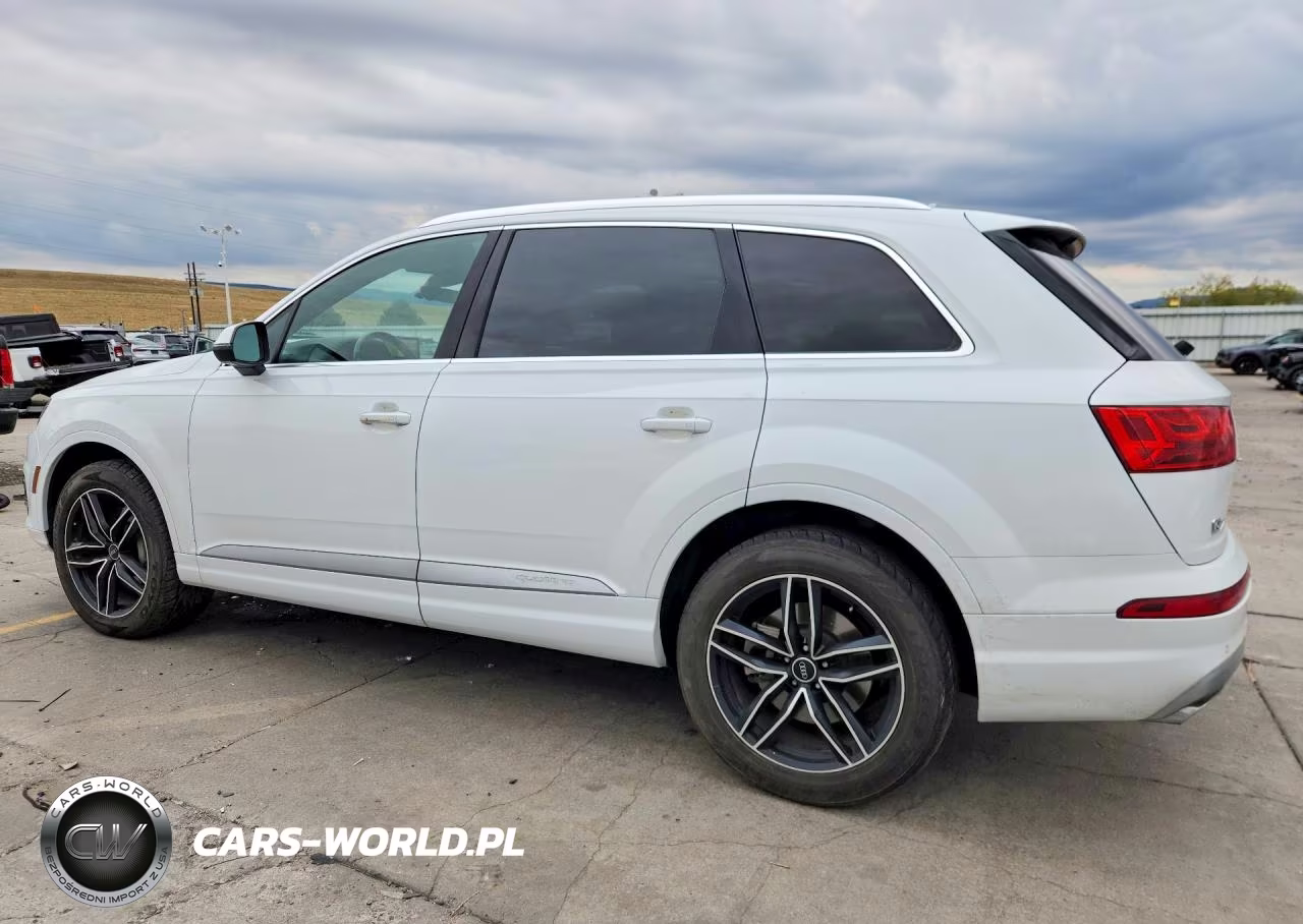 2017 Audi Q7 Prestige VIN:WA1VAAF79HD026530 - 2