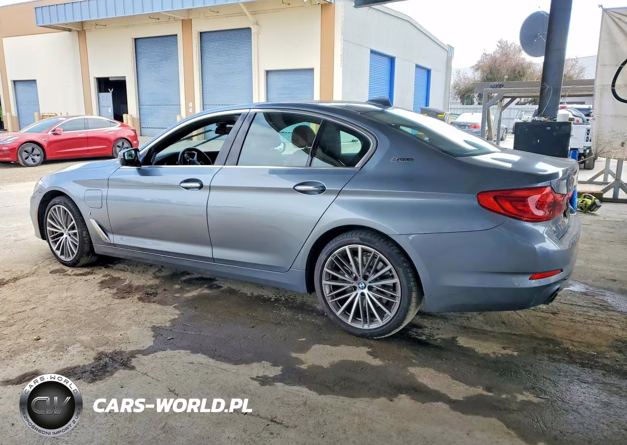 2018 BMW 530Xe VIN:WBAJB1C58JB084079 - 2