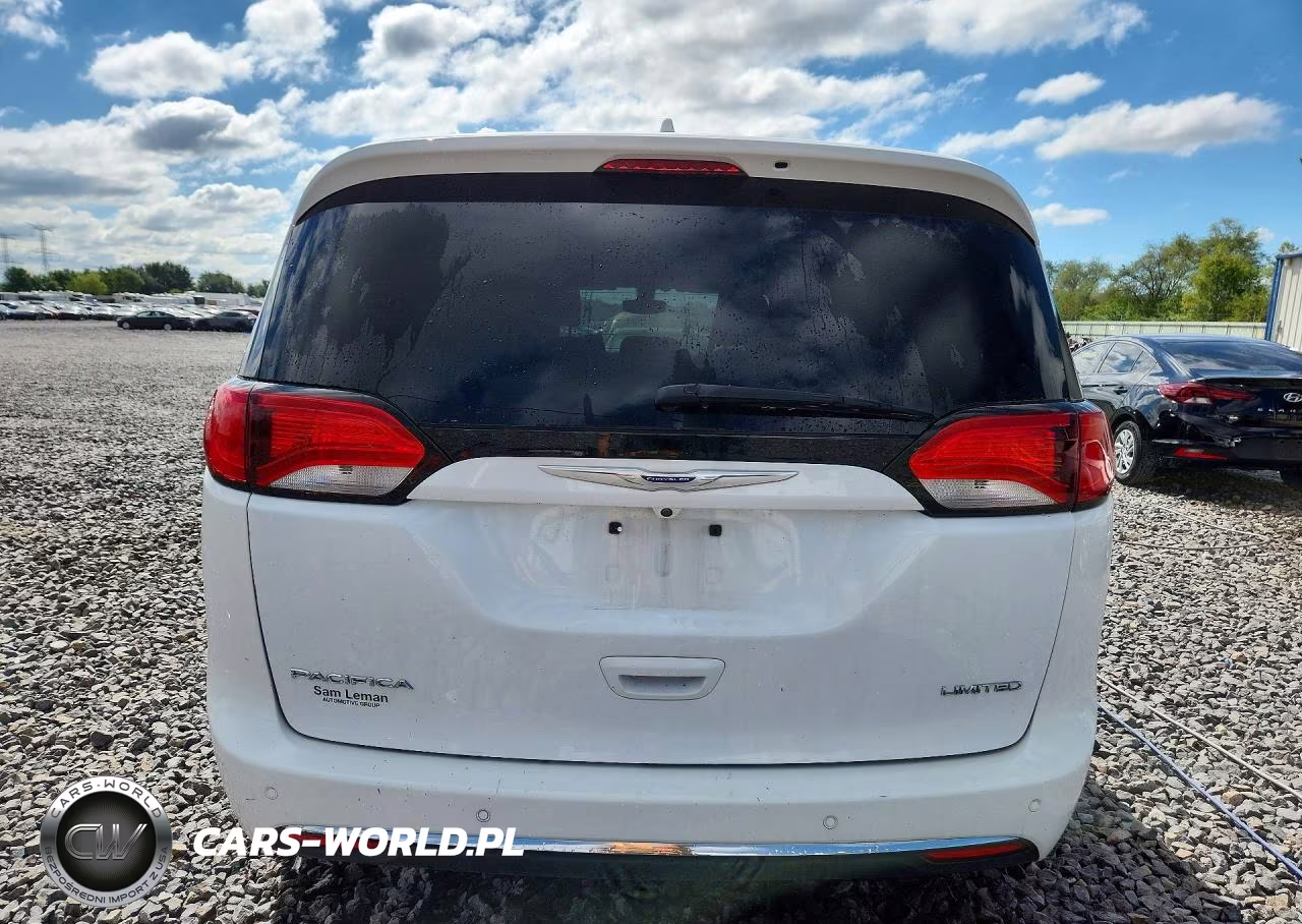 2018 Chrysler Pacifica Limited VIN:2C4RC1GG9JR251565 - 6