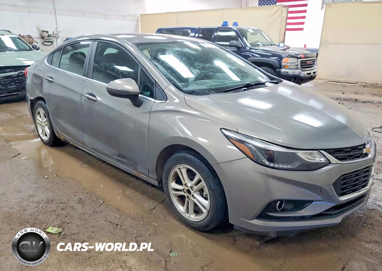 2017 Chevrolet Cruze Lt VIN:1G1BE5SM4H7277611 - 4