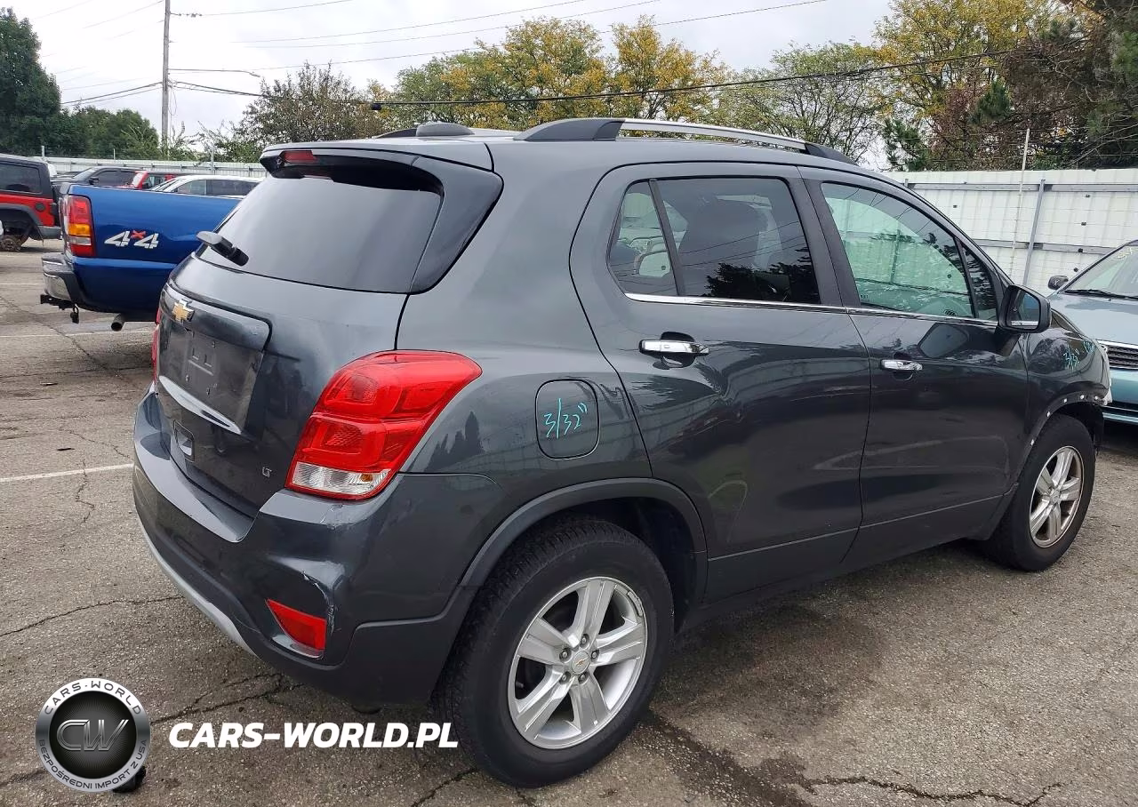 2018 Chevrolet Trax 1Lt VIN:KL7CJLSB2JB676074 - 3