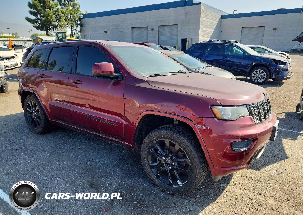 2017 Jeep Grand Cherokee Laredo VIN:1C4RJEAG3HC953003 - 4