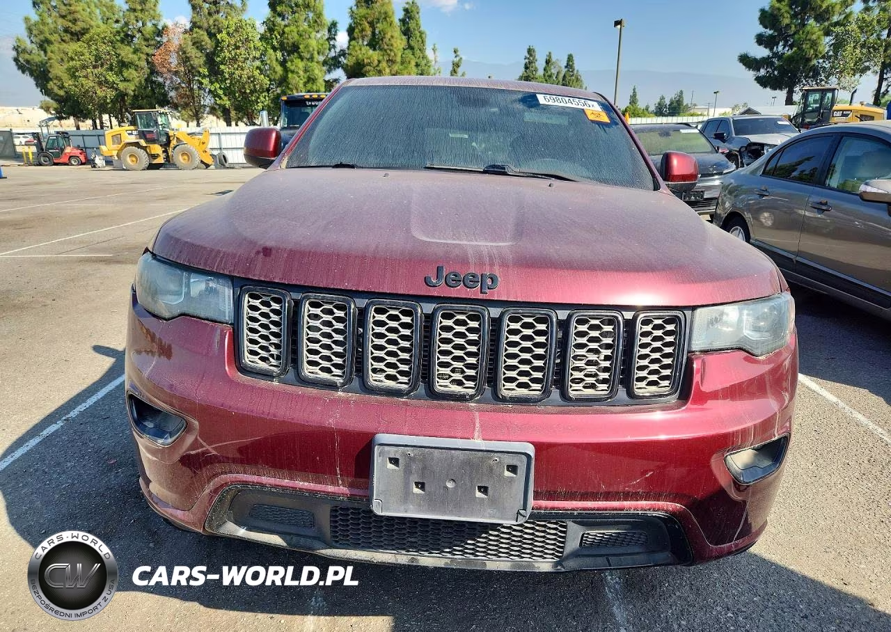 2017 Jeep Grand Cherokee Laredo VIN:1C4RJEAG3HC953003 - 5