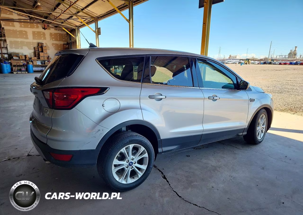 2019 Ford Escape Se VIN:1FMCU0GD7KUC04943 - 3
