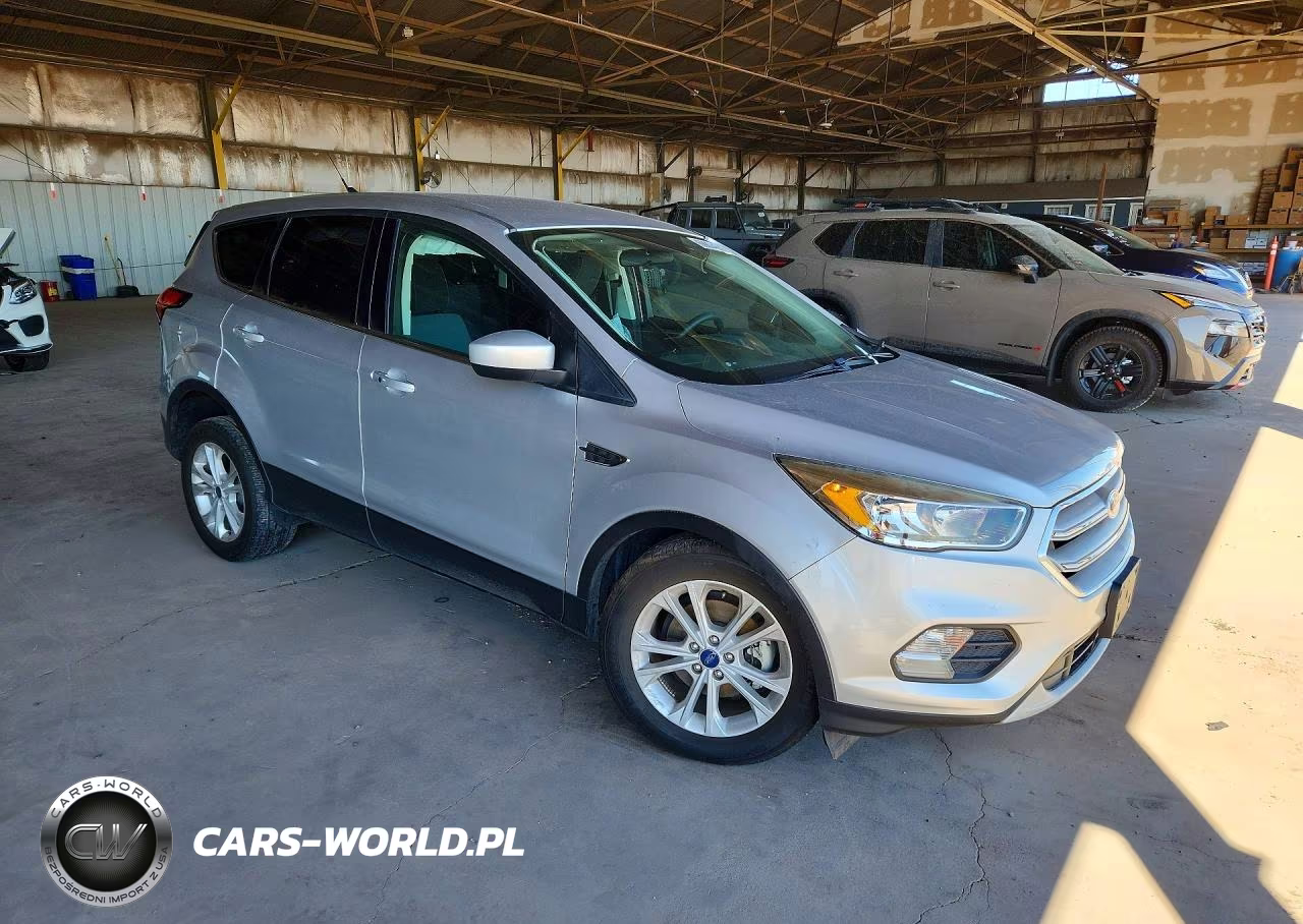 2019 Ford Escape Se VIN:1FMCU0GD7KUC04943 - 4