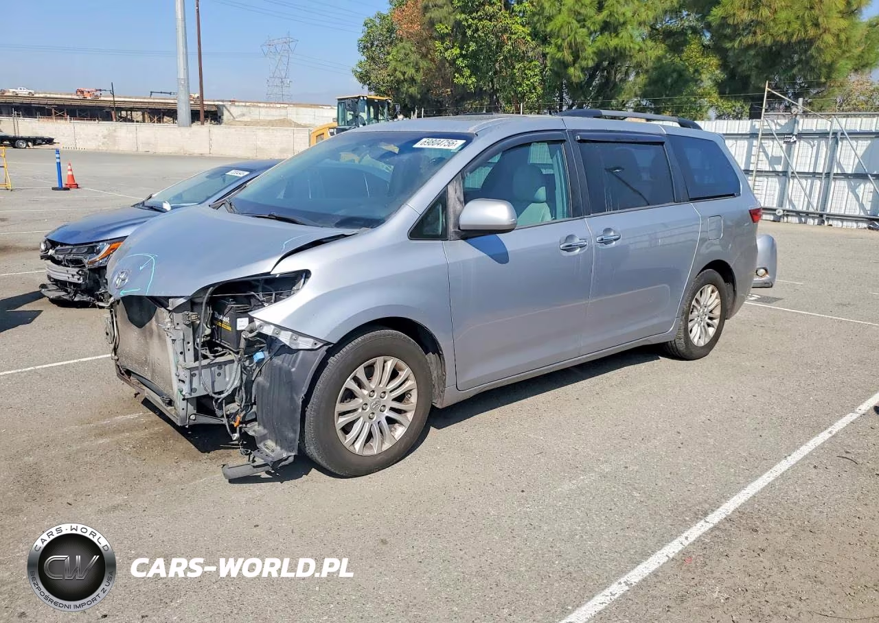 2015 Toyota Sienna Xle 8-Passenger