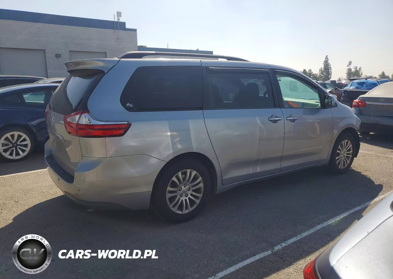 2015 Toyota Sienna Xle 8-Passenger VIN:5TDYK3DCXFS543543 - 3