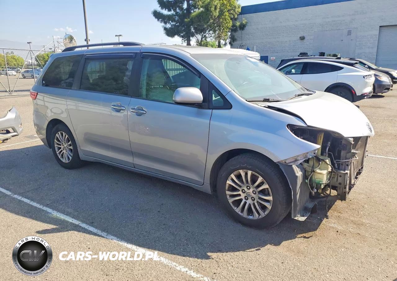2015 Toyota Sienna Xle 8-Passenger VIN:5TDYK3DCXFS543543 - 4