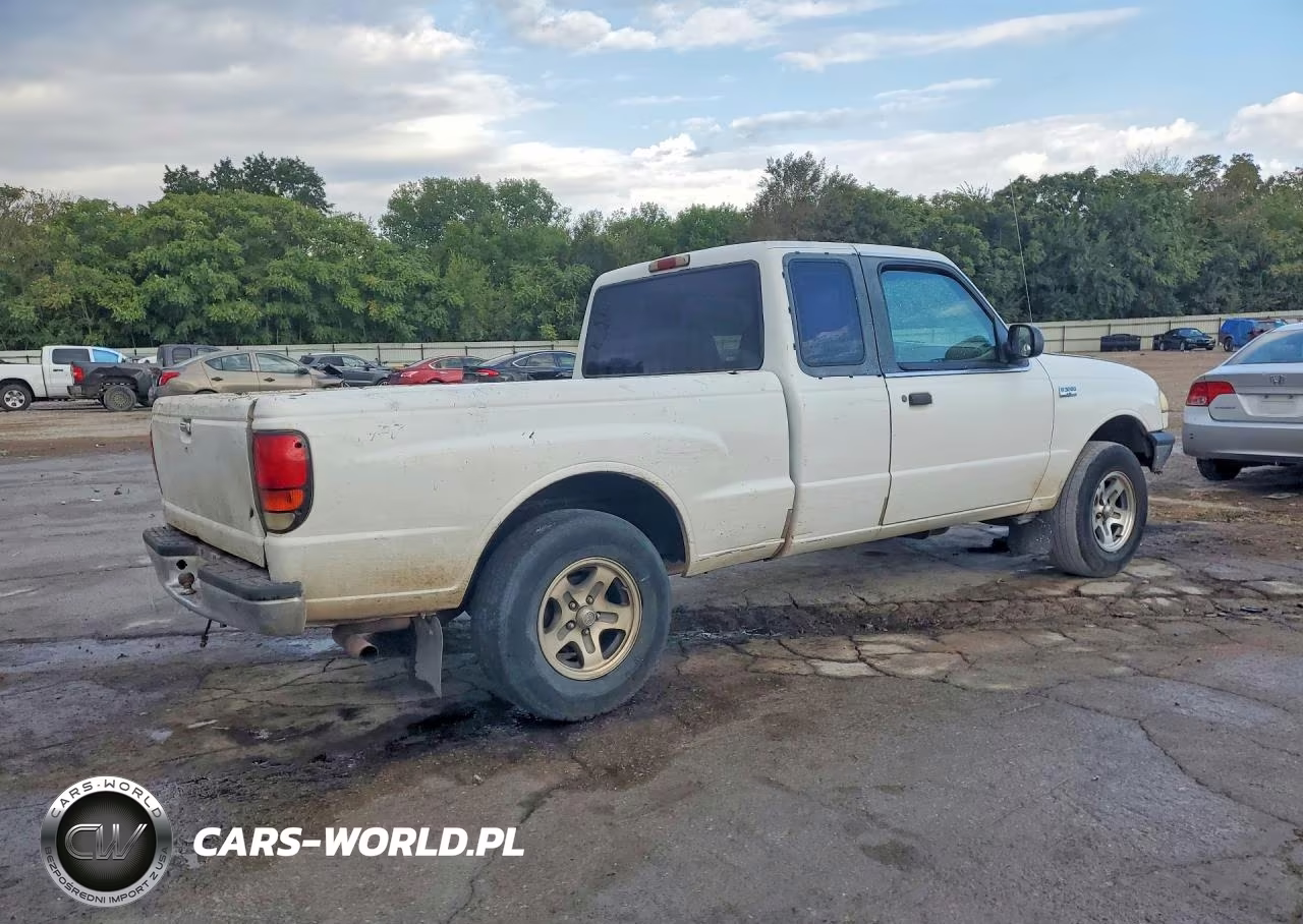 1999 Mazda B3000 Cab Plus VIN:4F4YR16V0XTM19841 - 3