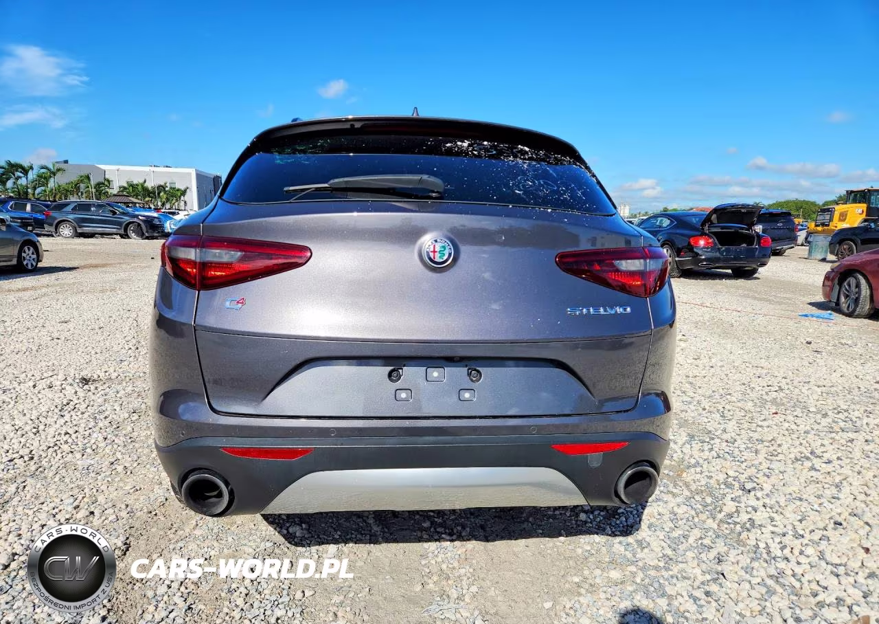 2018 Alfa Romeo Stelvio Ti Sport VIN:ZASFAKNN4J7B82017 - 6