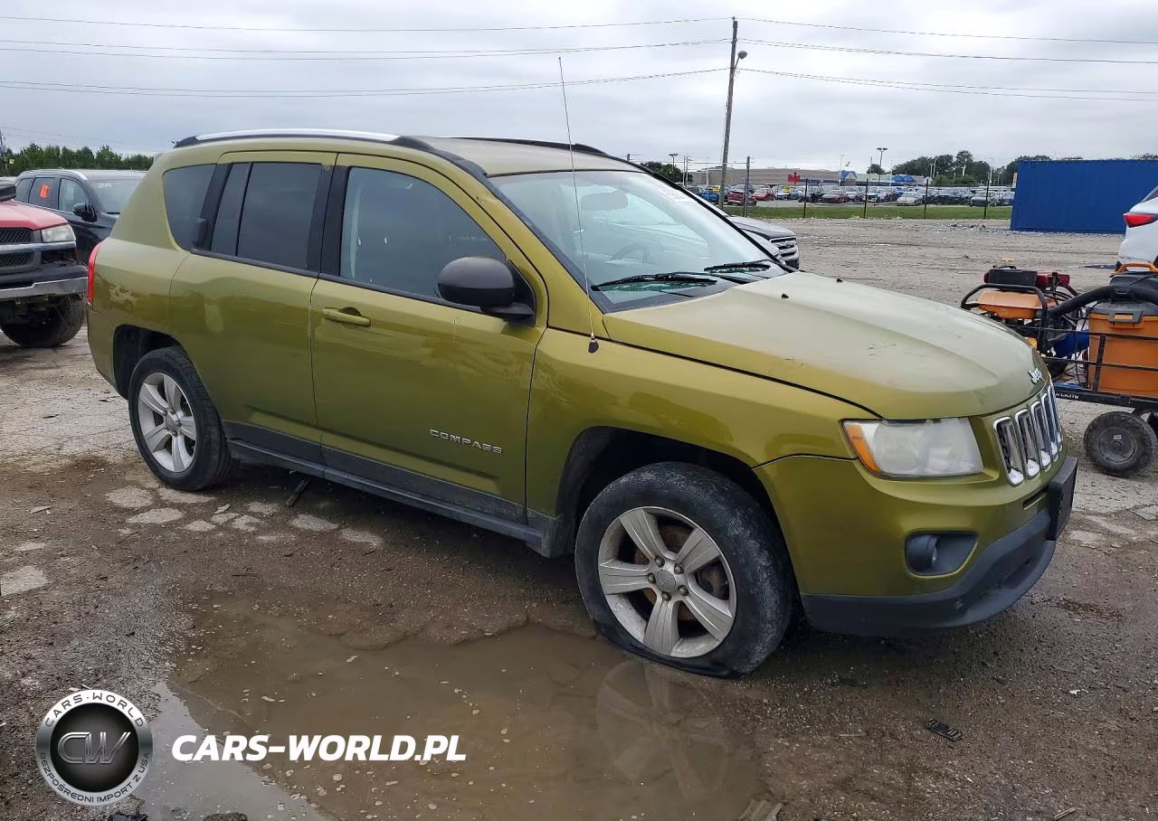 2012 Jeep Compass Latitude VIN:1C4NJCEA1CD579213 - 4