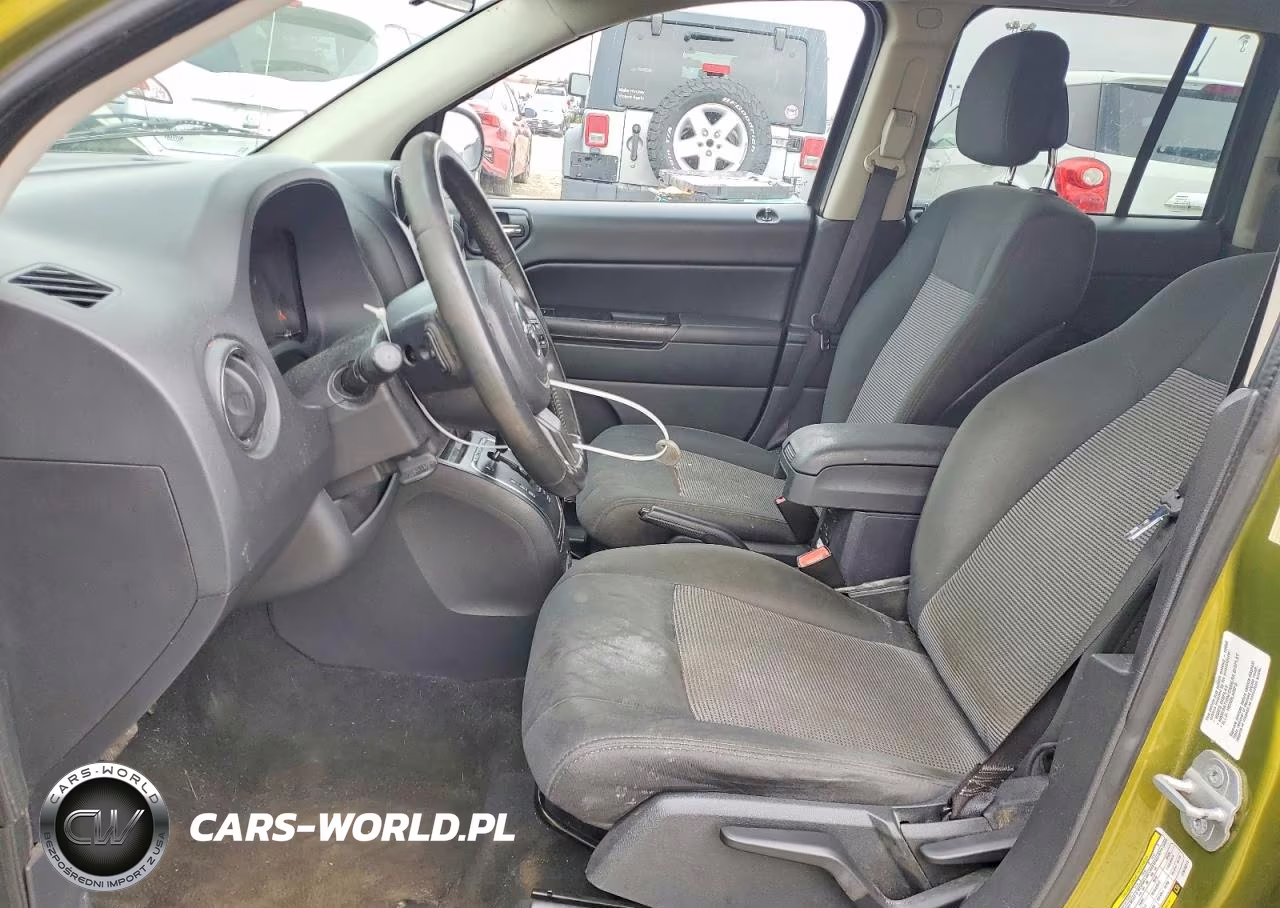 2012 Jeep Compass Latitude VIN:1C4NJCEA1CD579213 - 7