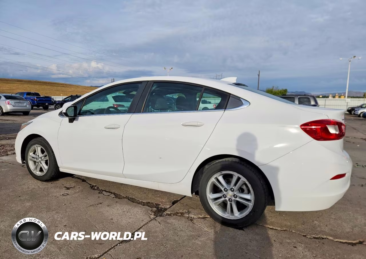 2017 Chevrolet Cruze Lt VIN:1G1BE5SM0H7103308 - 2
