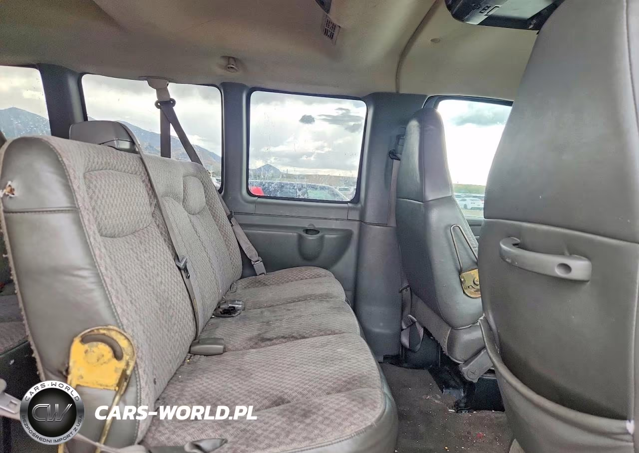 2005 Chevrolet Express G3500 VIN:1GAHG35U651159837 - 11